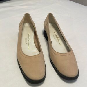Salvatore Ferragamo extra-light shoes.  Beautiful tan suede, size 9 2A.